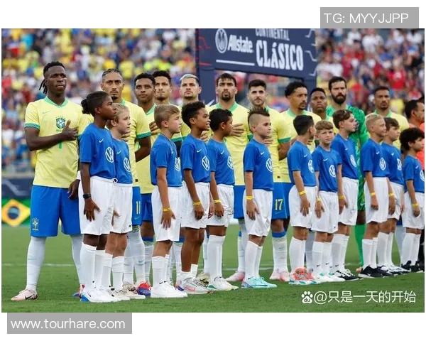 足球明星场下训练揭秘：幕后付出的努力与坚持如何塑造顶级球员